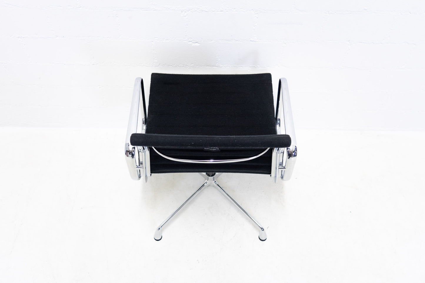 Vitra Eames Aluminium Chair EA 108 Hopsak