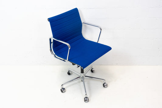 Vitra Aluminium Chair EA 117 Hopsak Nr. 4