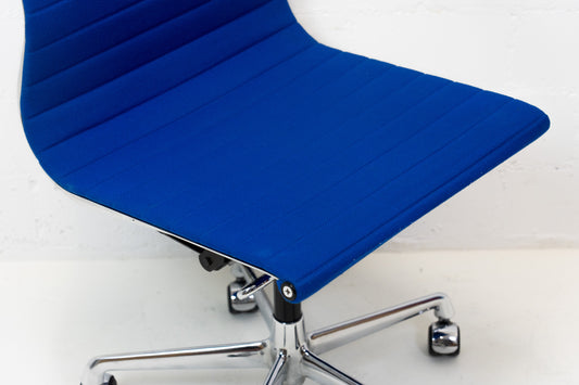 Vitra Aluminium Chair EA 117 Hopsak Nr. 5