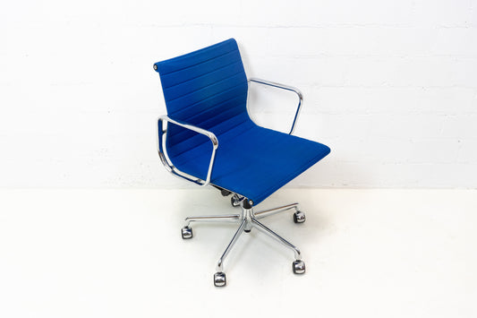 Vitra Aluminium Chair EA 117 Hopsak Nr. 6