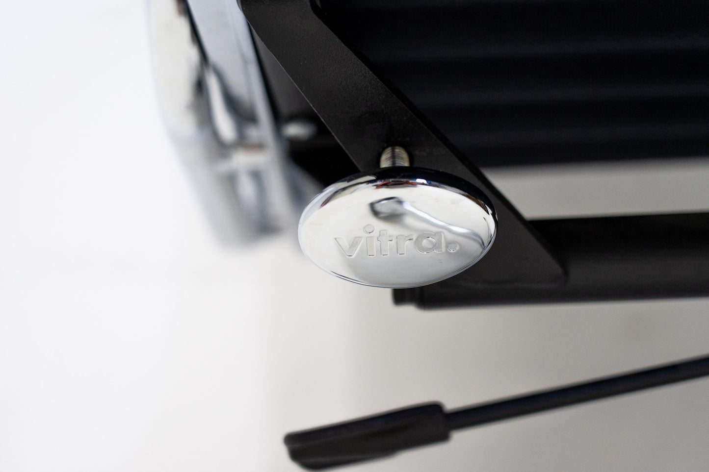 Vitra Aluminium Chair EA 119 Hopsak