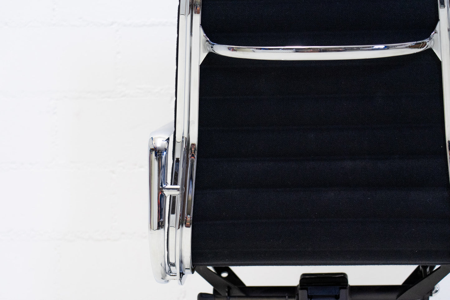 Vitra Aluminium Chair EA 119 Hopsak