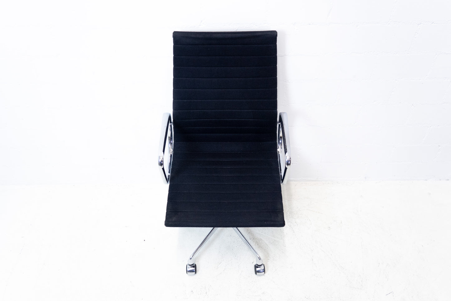Vitra Aluminium Chair EA 119 Hopsak Nr. 3