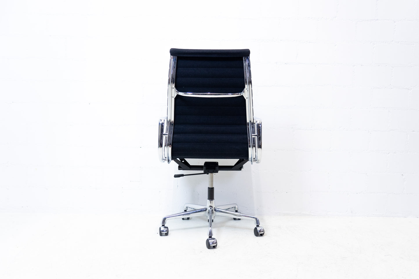 Vitra Aluminium Chair EA 119 Hopsak Nr. 3