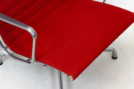 Vitra Eames Aluminium Chair EA 124 Nr. 2