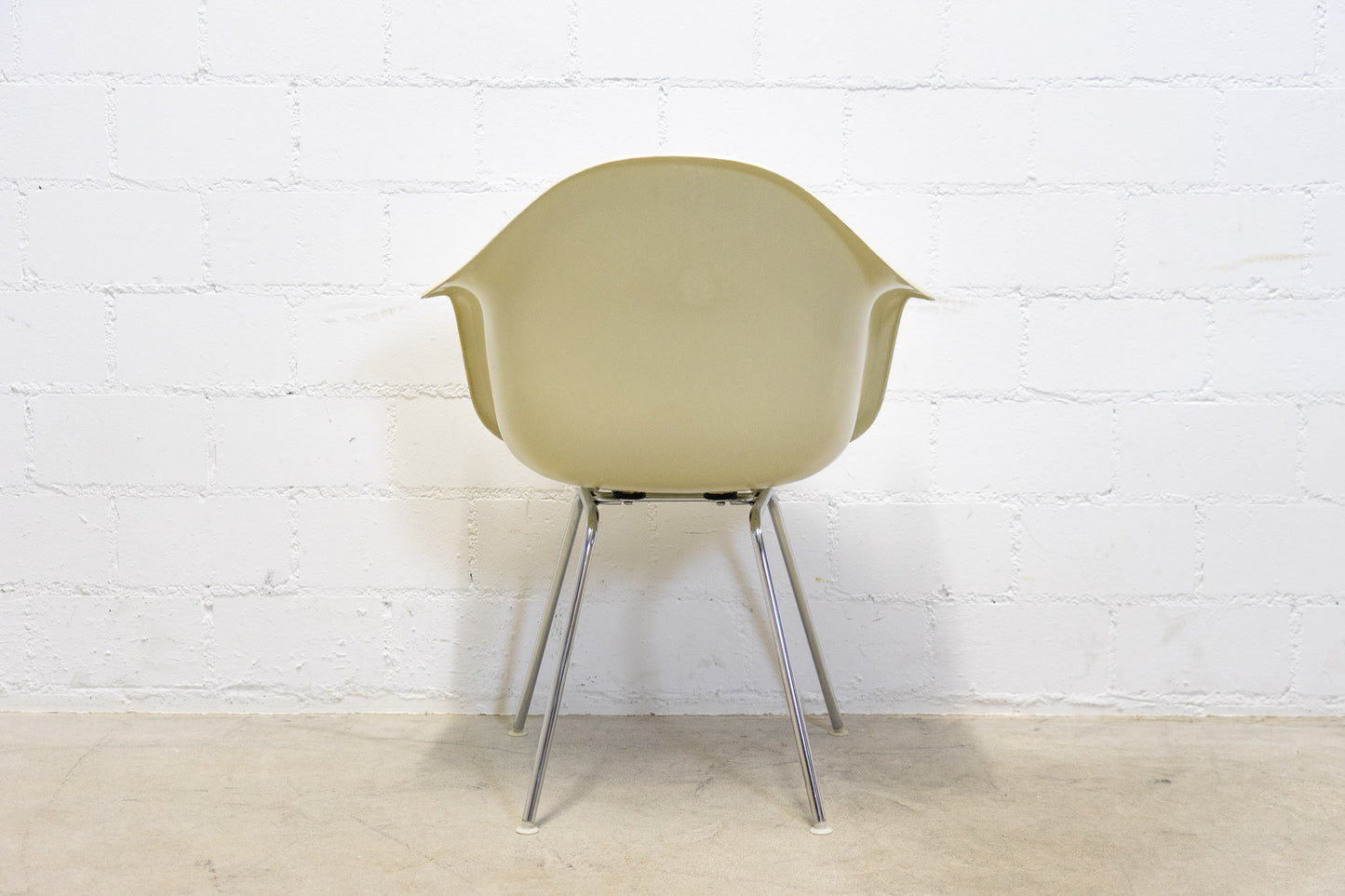 Vitra Eames Arm Chair DAX