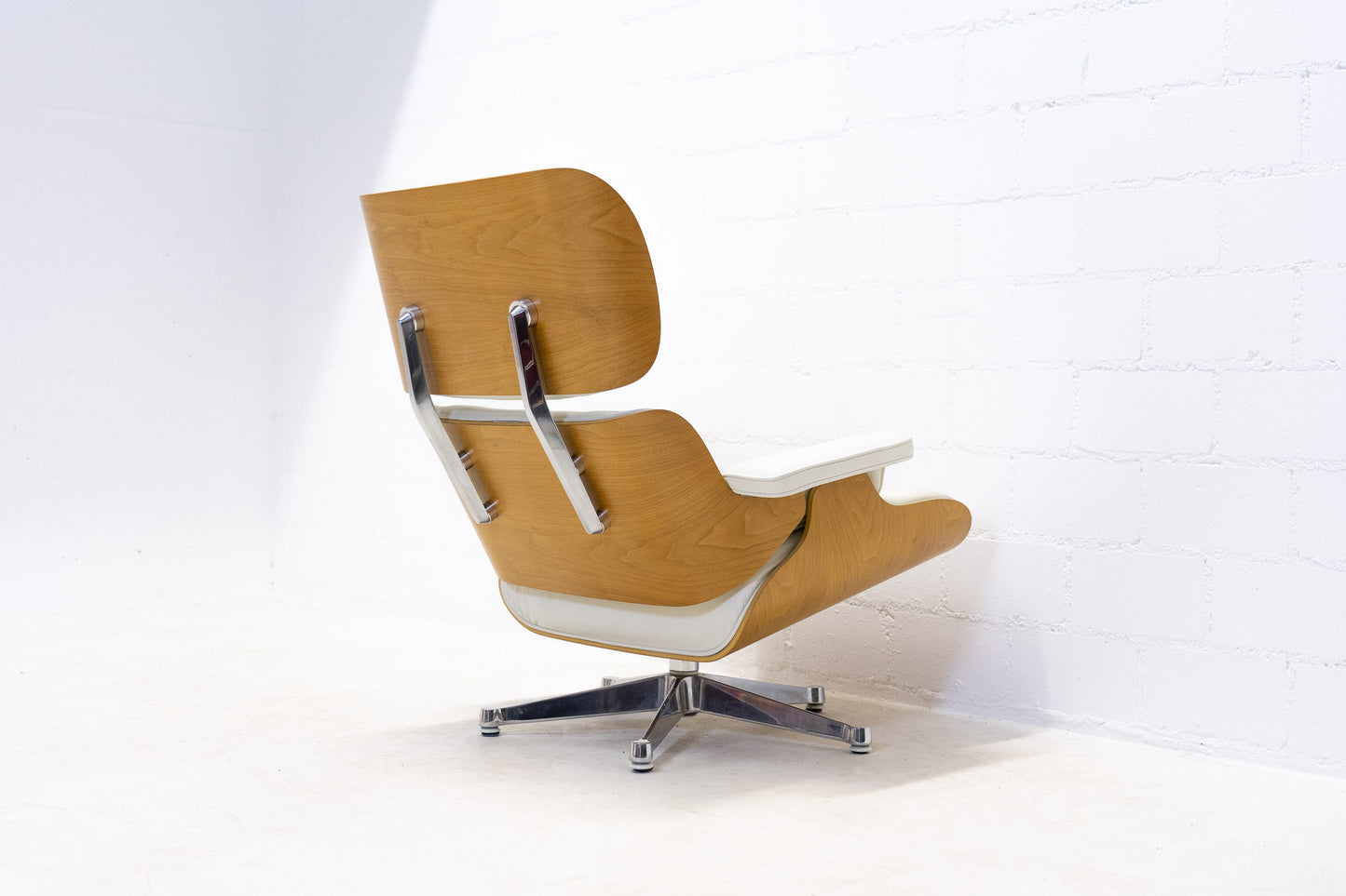 Vitra Eames Lounge Chair Nr. 1