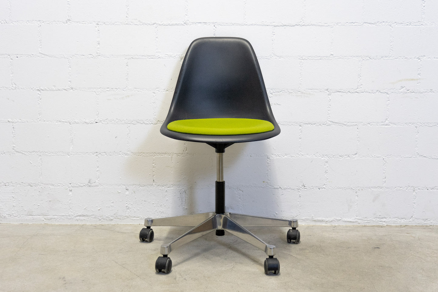 Vitra Eames Plastic Side Chair Bürostuhl