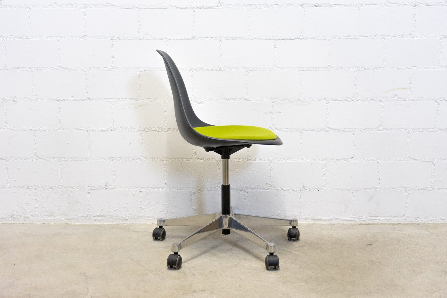 Vitra Eames Plastic Side Chair Bürostuhl