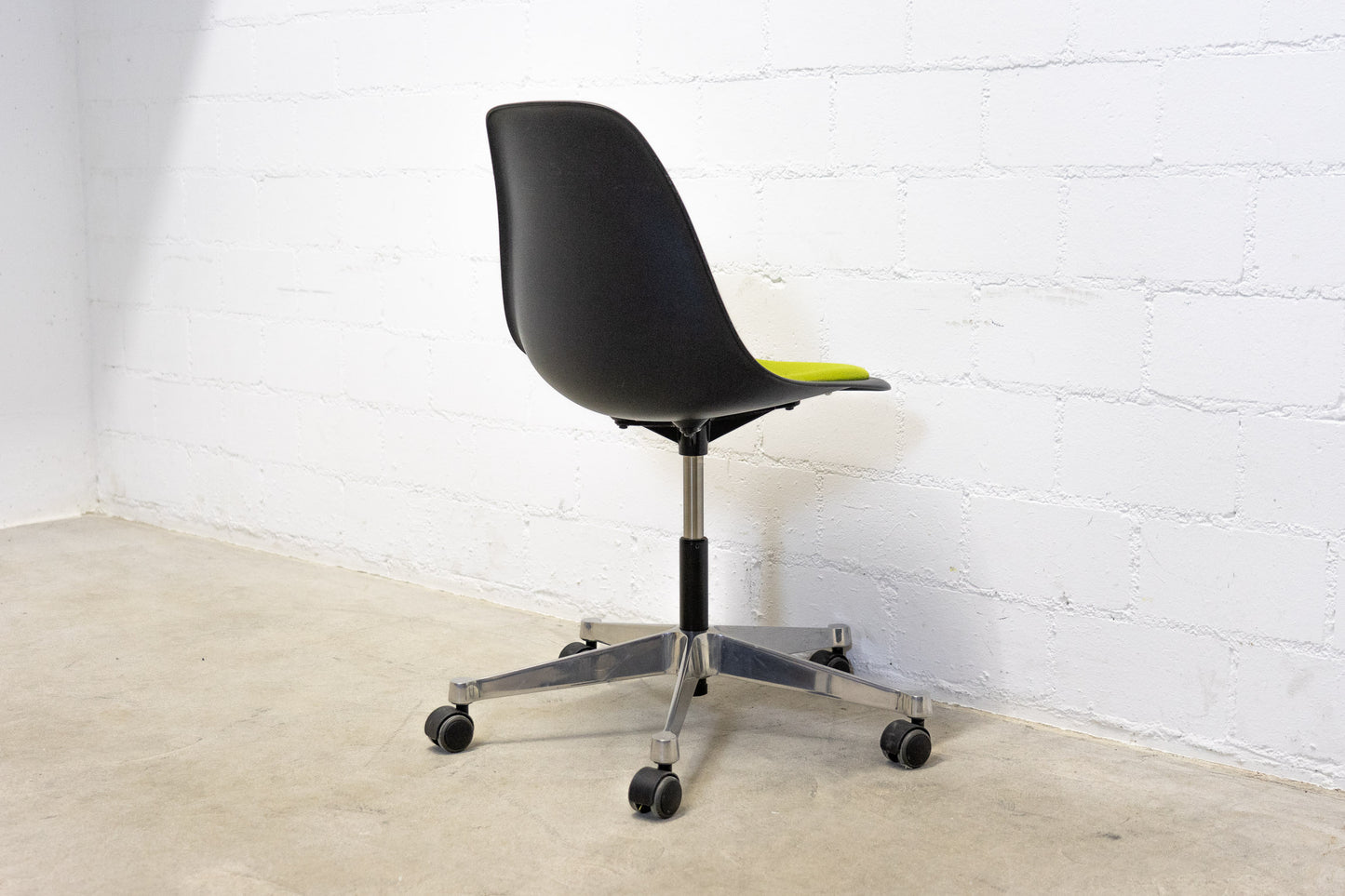 Vitra Eames Plastic Side Chair Bürostuhl