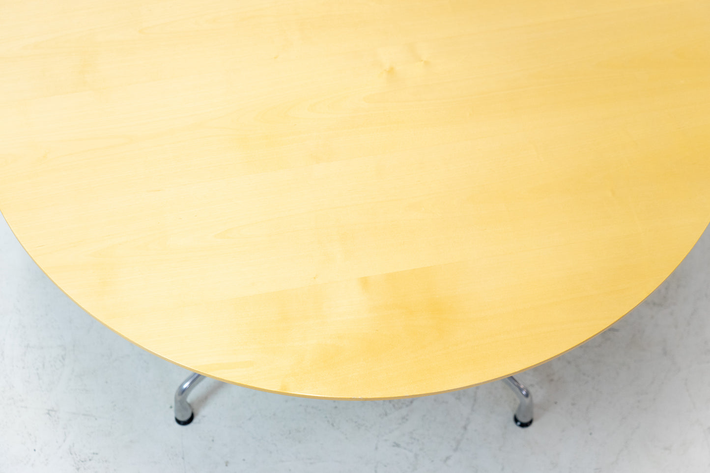 Vitra Eames Segmented Table Nr. 1