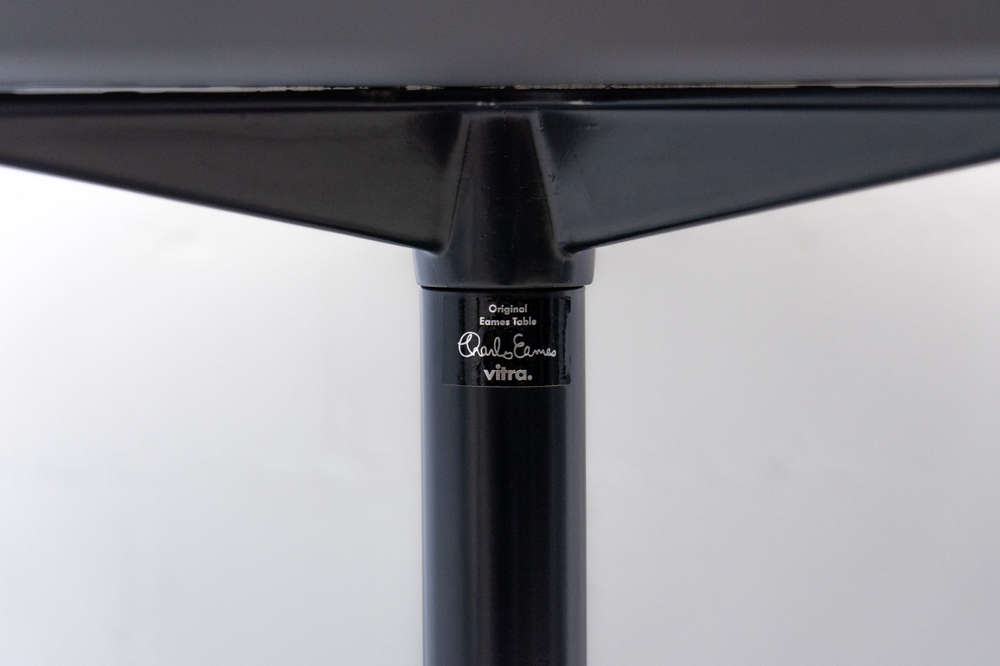 Vitra Eames Segmented Table Nr. 1