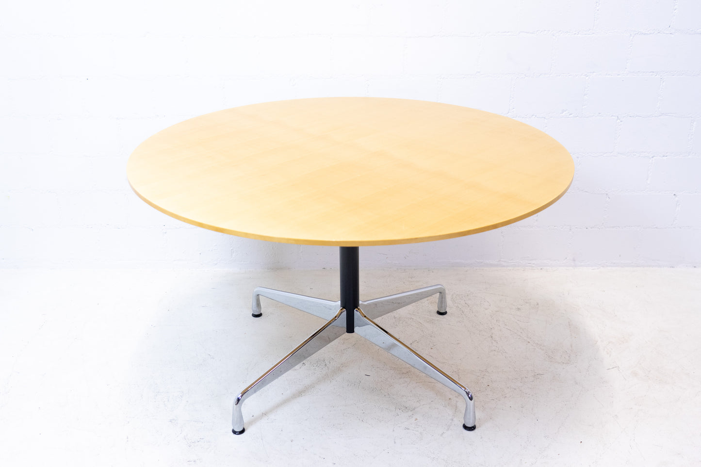 Vitra Eames Segmented Table Nr. 2