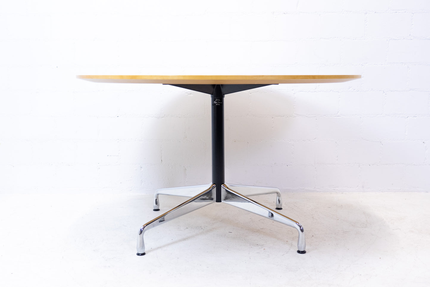 Vitra Eames Segmented Table Nr. 2
