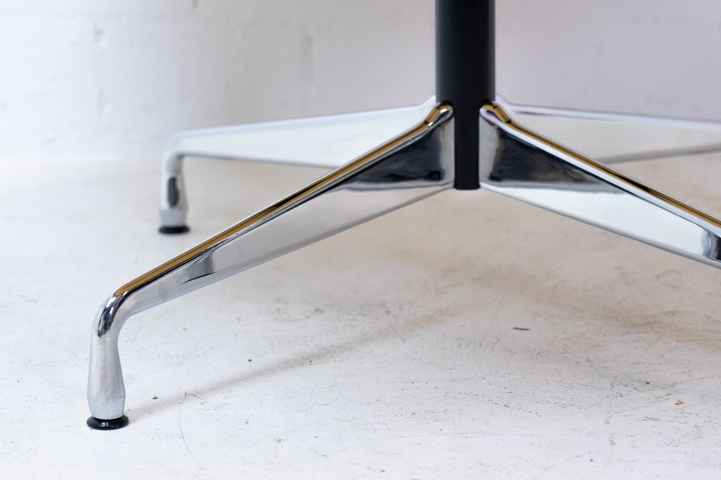 Vitra Eames Segmented Table Nr. 2