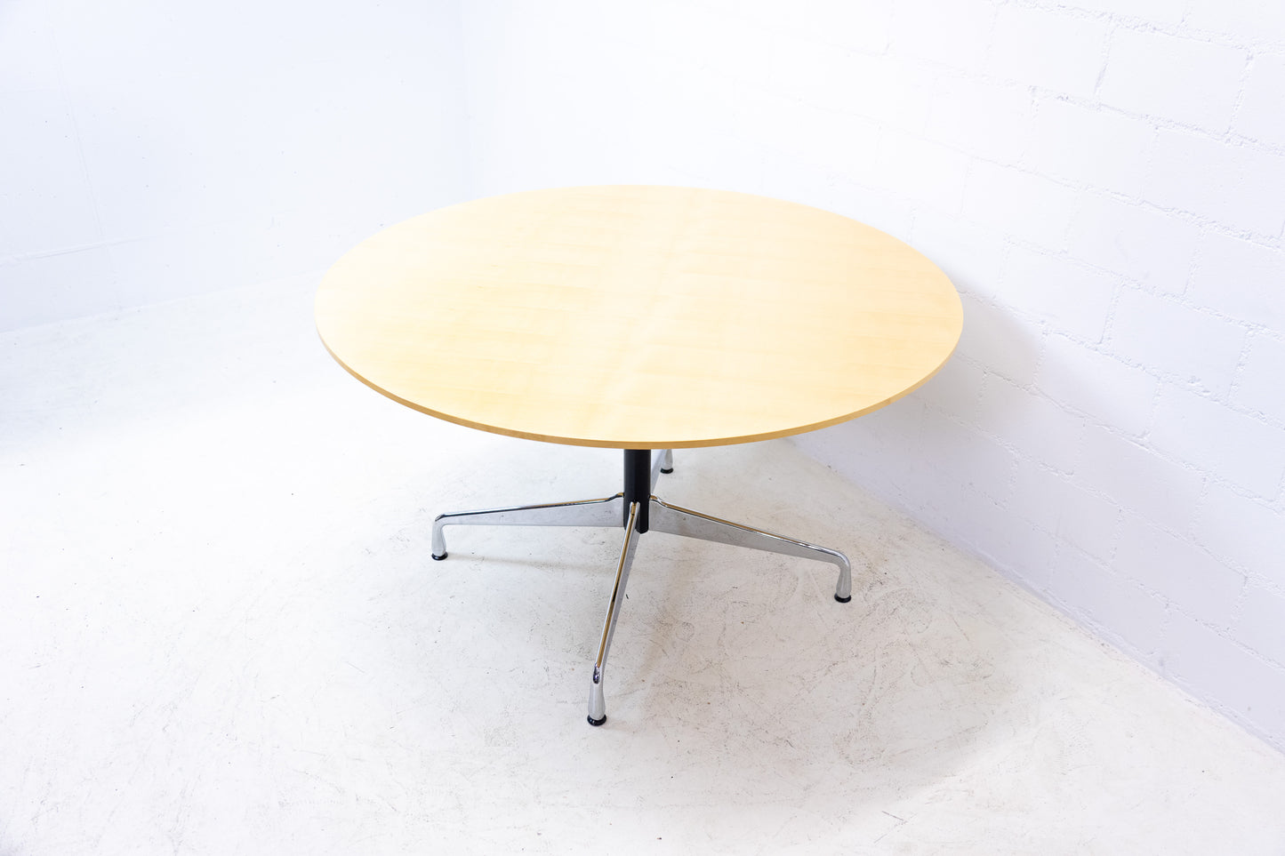 Vitra Eames Segmented Table Nr. 2