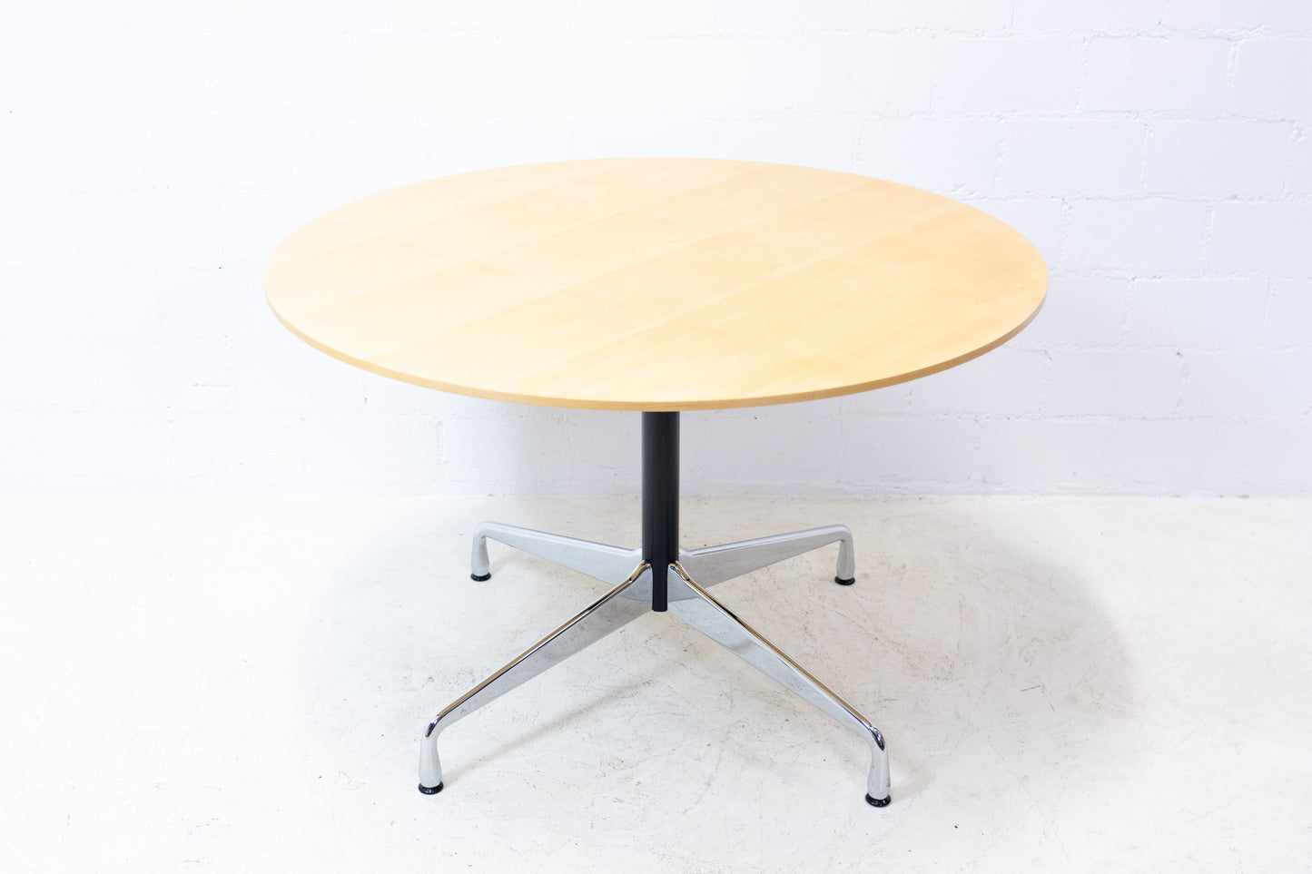 Vitra Eames Segmented Table Nr. 3