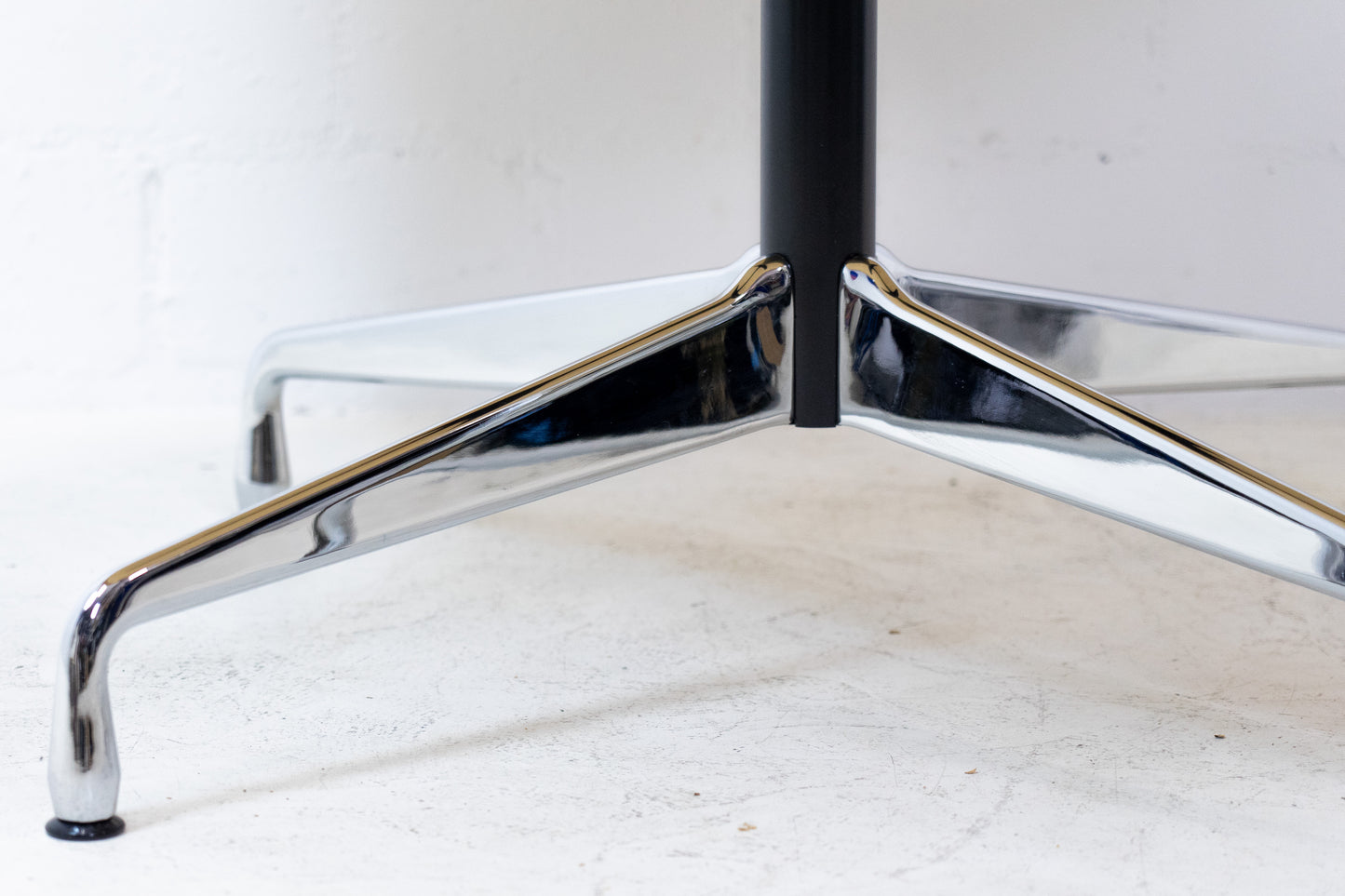 Vitra Eames Segmented Table Nr. 3