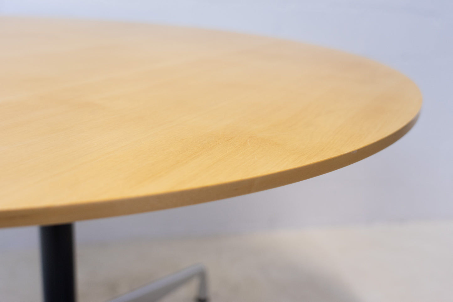 Vitra Eames Segmented Table Nr. 3