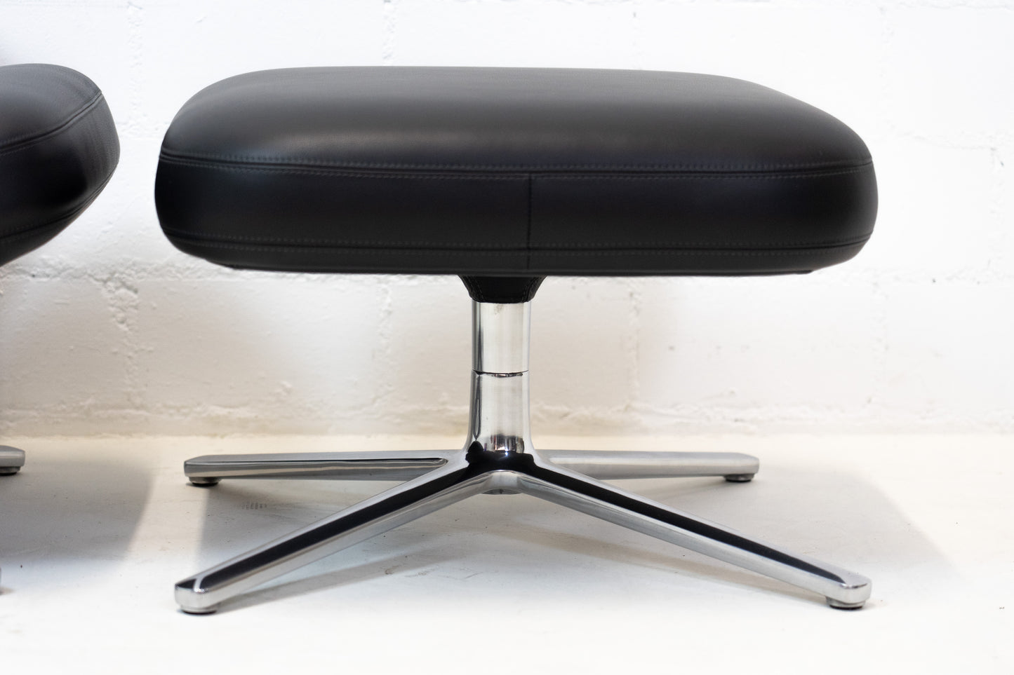 Vitra Repos Sessel & Ottoman Leder