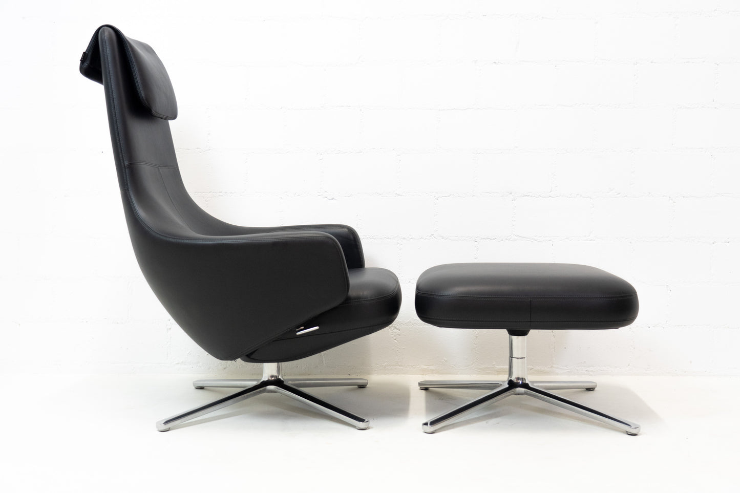 Vitra Repos Sessel & Ottoman Leder