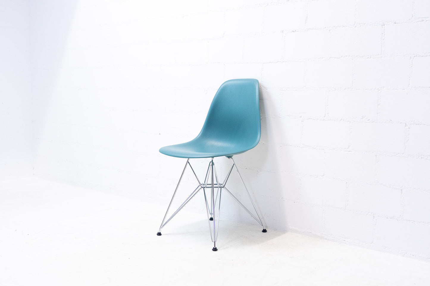 Vitra Eames Plastic Sidechair DSR Blau