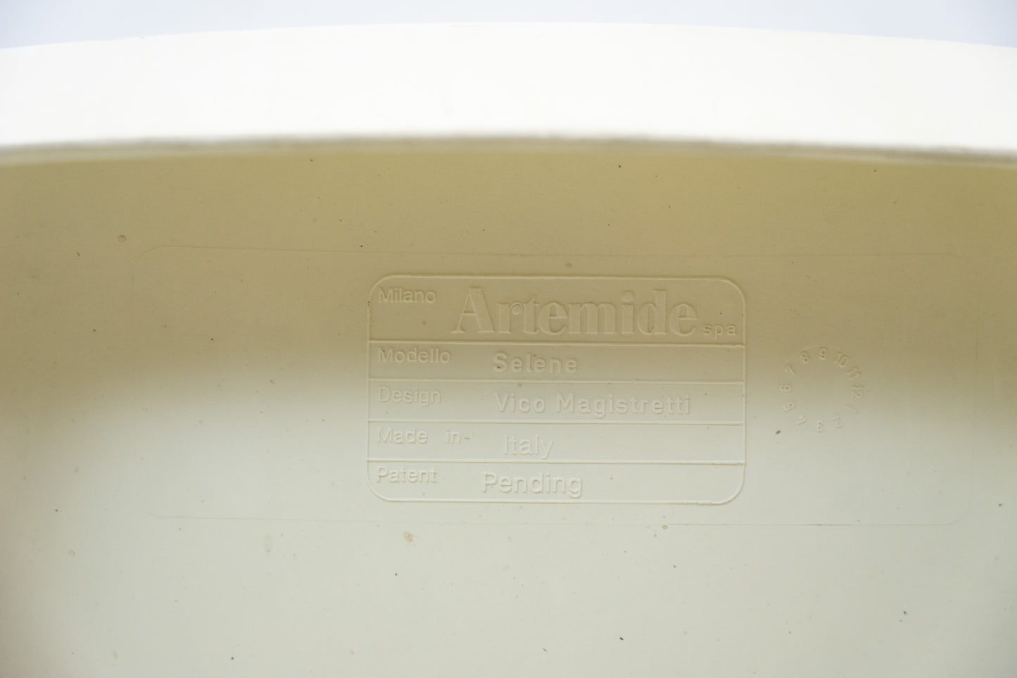 Artemide Selene Stuhl Nr. 3