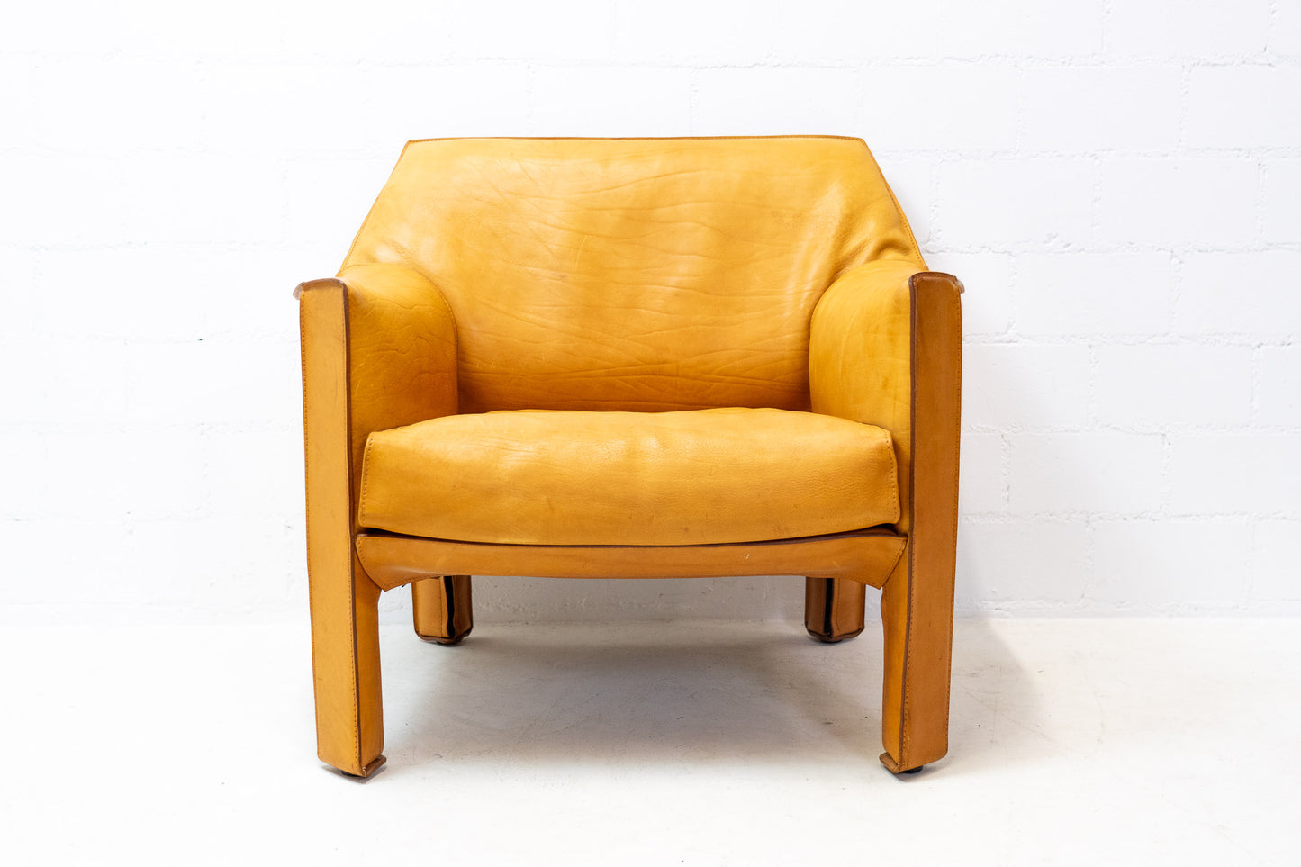 Cassina Cab 415 Sessel Leder Nr. 1