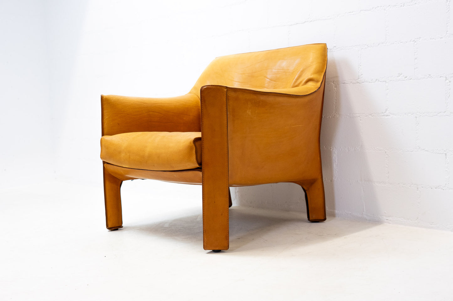Cassina Cab 415 Sessel Leder Nr. 1
