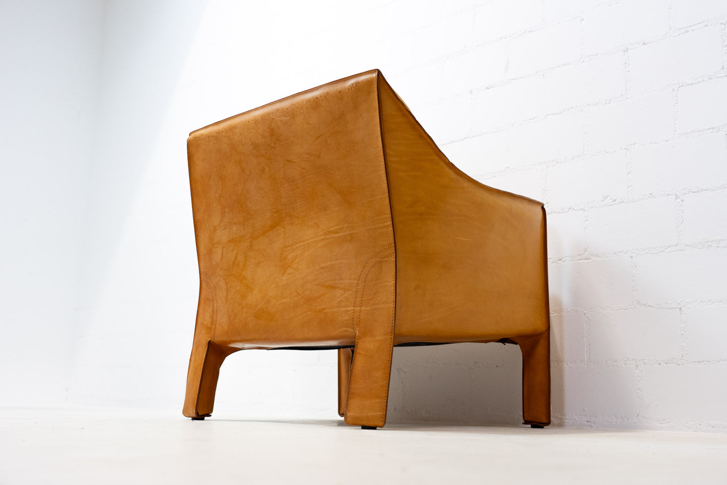 Cassina Cab 415 Sessel Leder Nr. 1