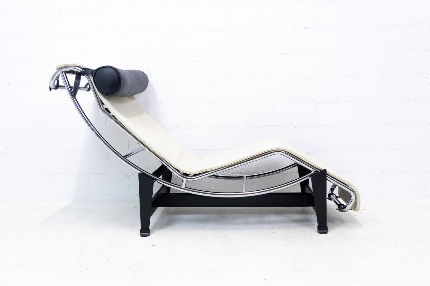 Cassina LC 4 Liege Leder beige Nr. 2