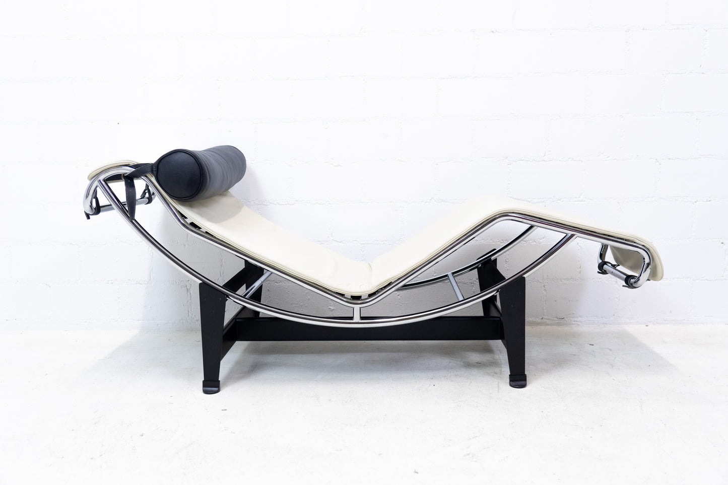 Cassina LC 4 Liege Leder beige Nr. 2