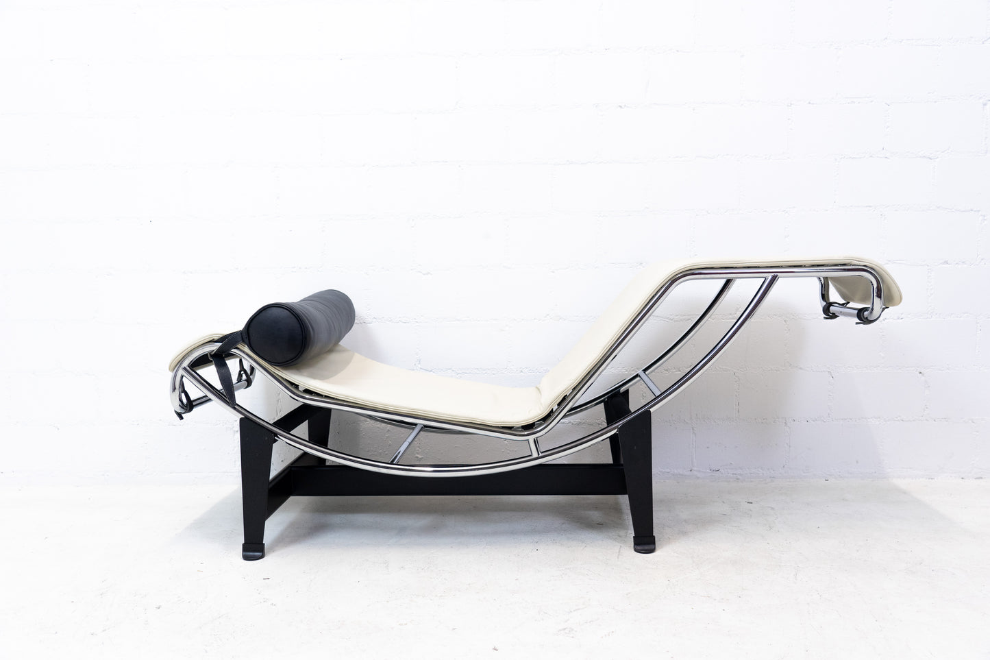 Cassina LC 4 Liege Leder beige Nr. 2