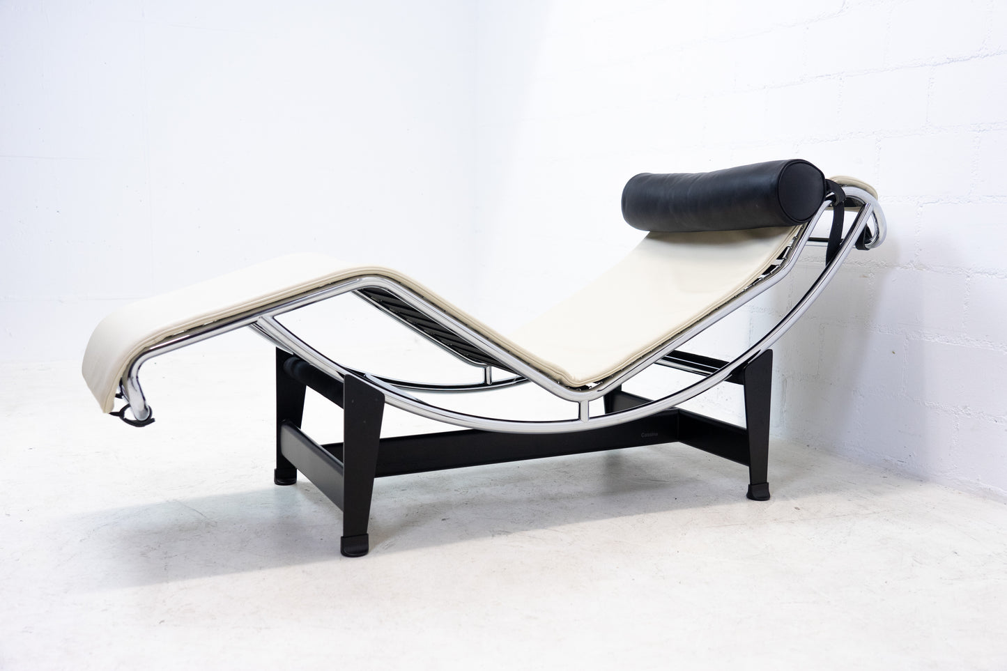 Cassina LC 4 Liege Leder beige Nr. 2