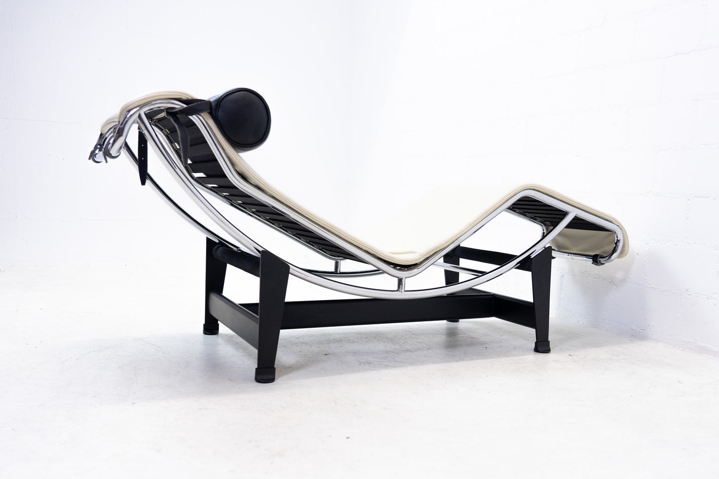 Cassina LC 4 Liege Leder beige Nr. 2