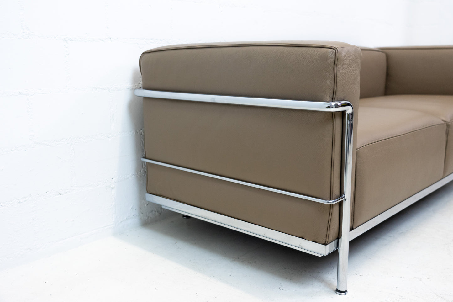 Cassina LC3 Sofa Leder Nr. 2