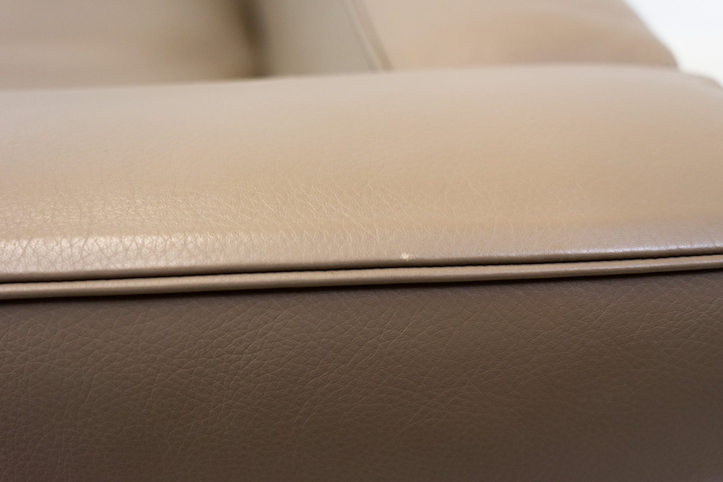 Cassina LC3 Sofa Leder Nr. 2