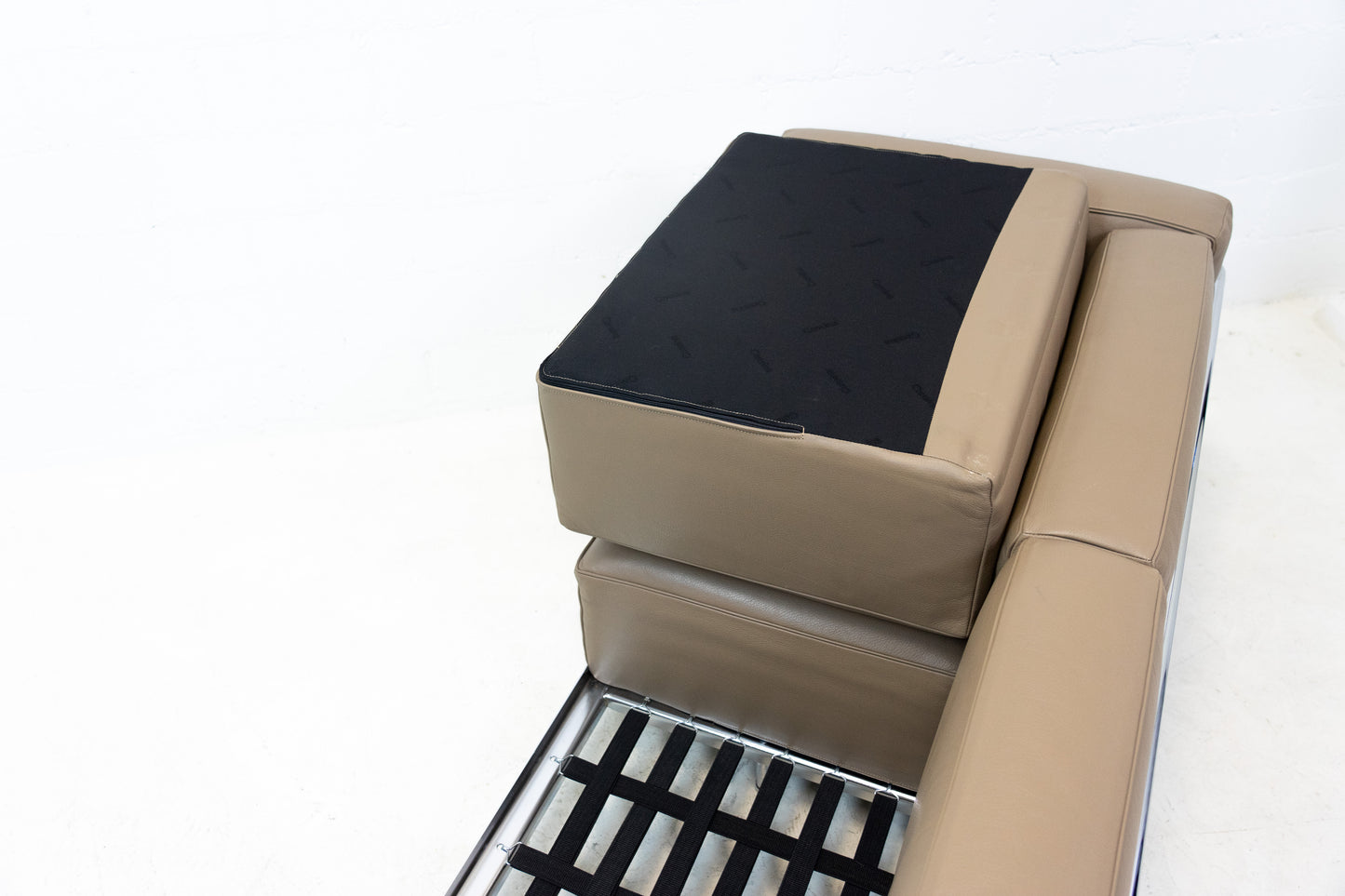 Cassina LC3 Sofa Leder Nr. 2