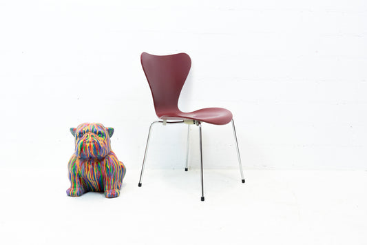 Fritz Hansen 3107 Stuhl Rot