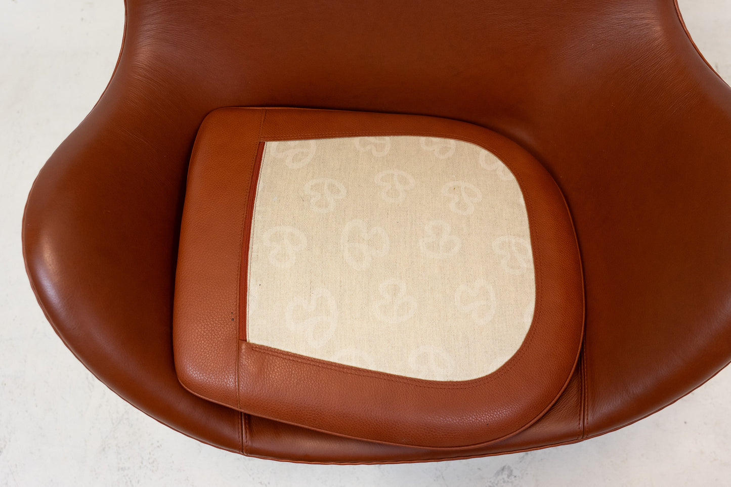 Fritz Hansen Egg Chair Nr. 1