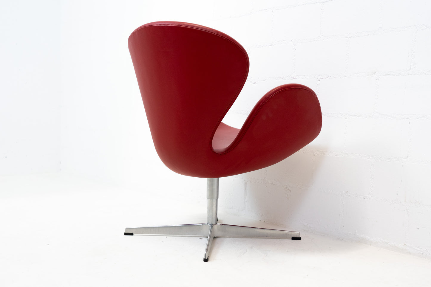 Fritz Hansen Swan Chair Nr. 1