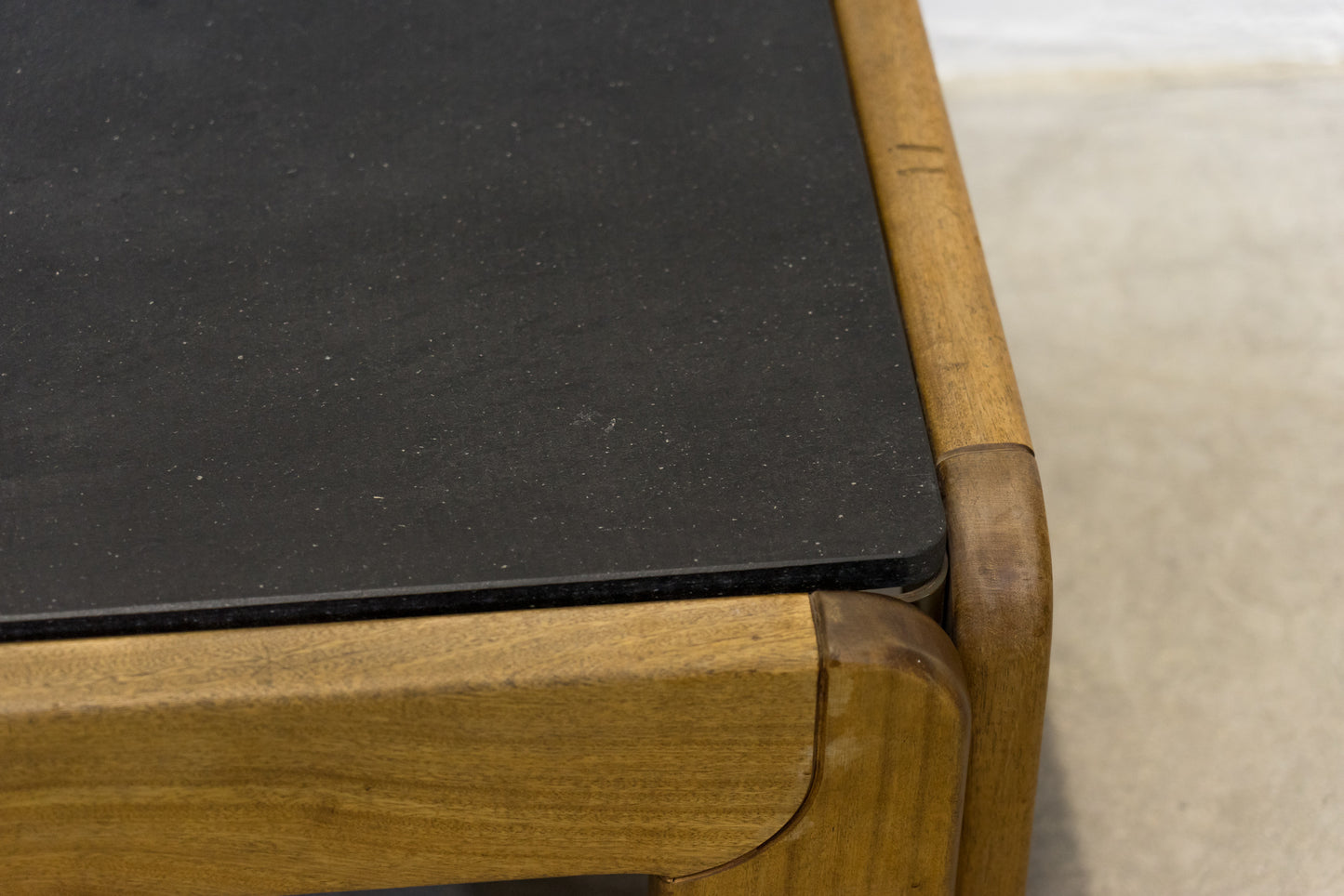 Girsberger Couchtisch