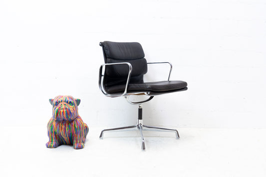 Herman Miller Eames Aluminium Chair EA 207