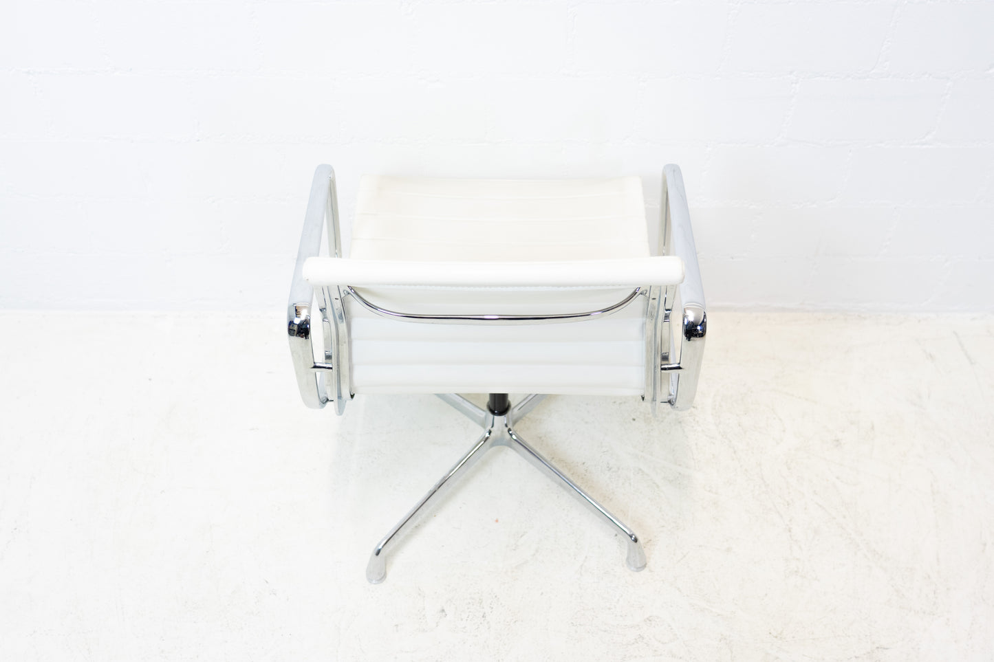 Herman Miller by Vitra Eames Aluminium Chair EA 108