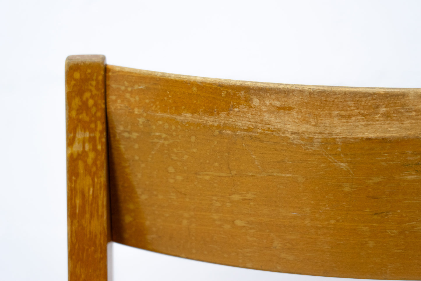 Stapelstuhl Holz von Stuhl & Tischfabrik Klingnau AG