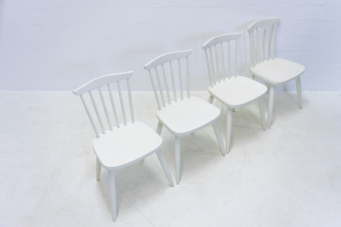 Weisse Holzstühe Set