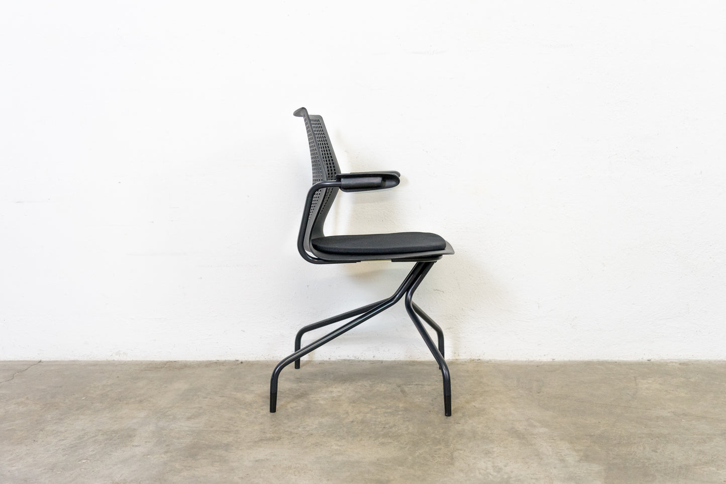 Knoll MultiGeneration Stuhl Nr. 1