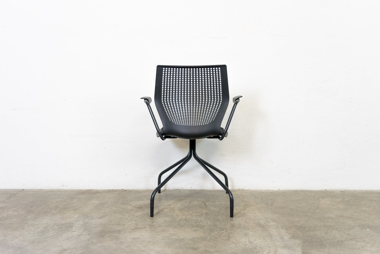 Knoll MultiGeneration Stuhl Nr. 1