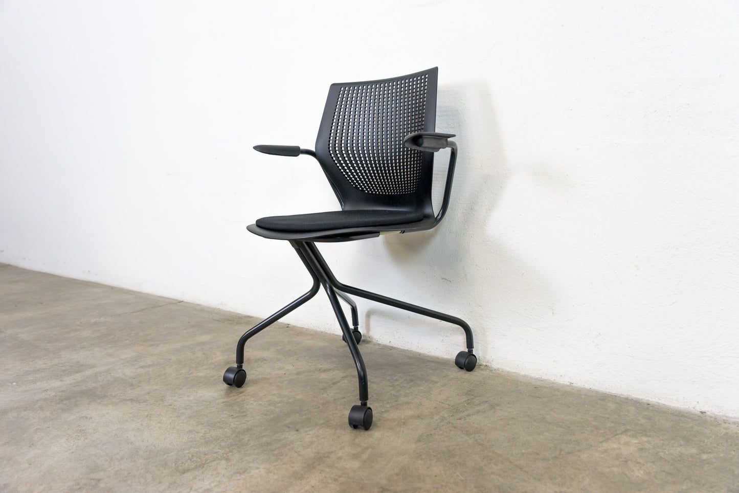 Knoll MultiGeneration Stuhl Nr. 2