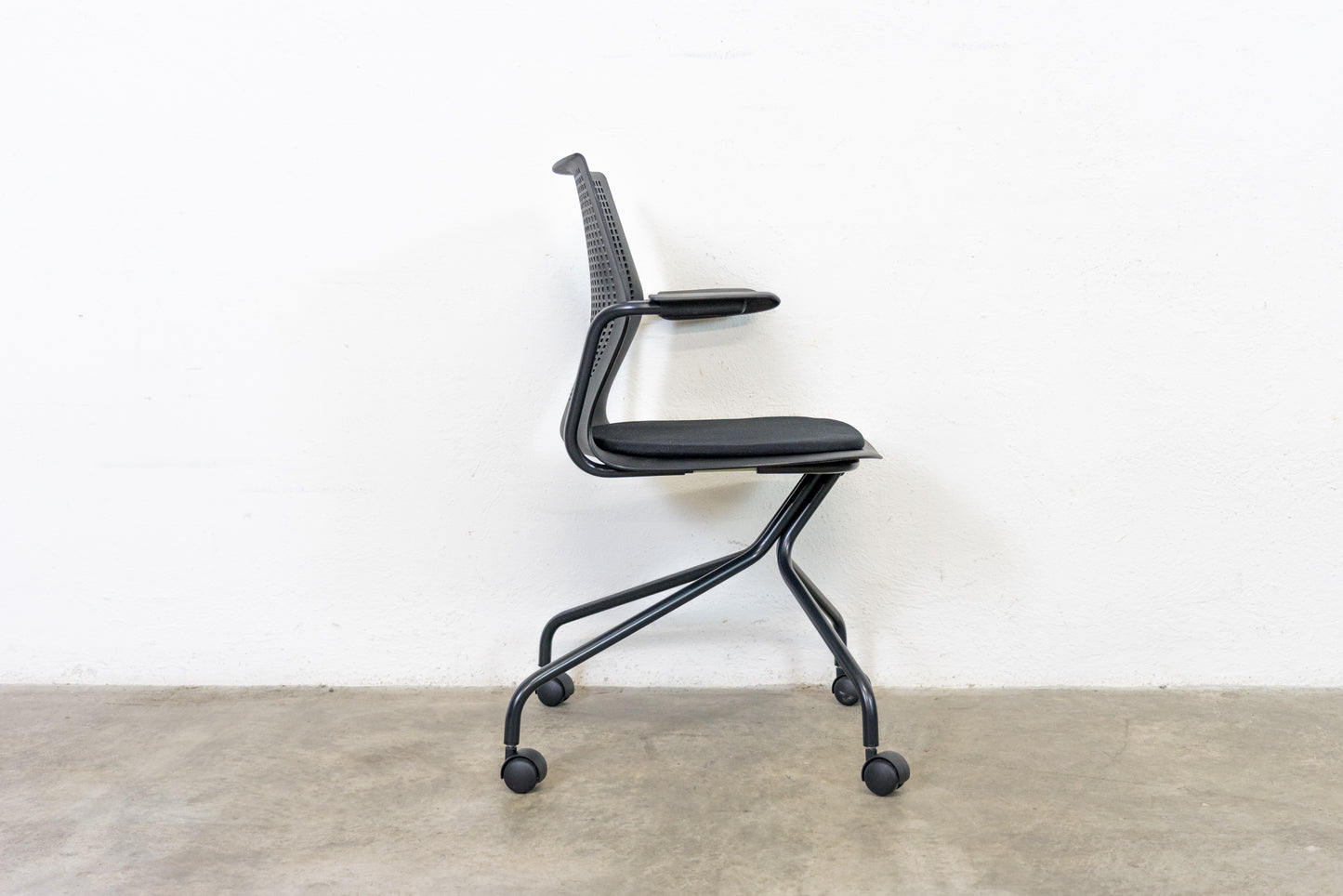 Knoll MultiGeneration Stuhl Nr. 2